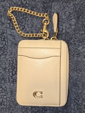 EUC Coach Essential Chain Card Case